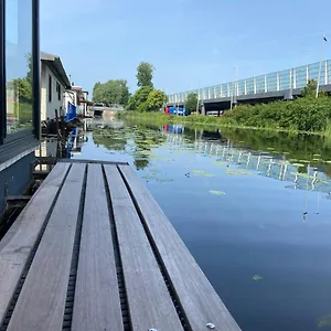 unieke-woonark-met-privtuin-en-free-parking.zandvoort-hotels.com/